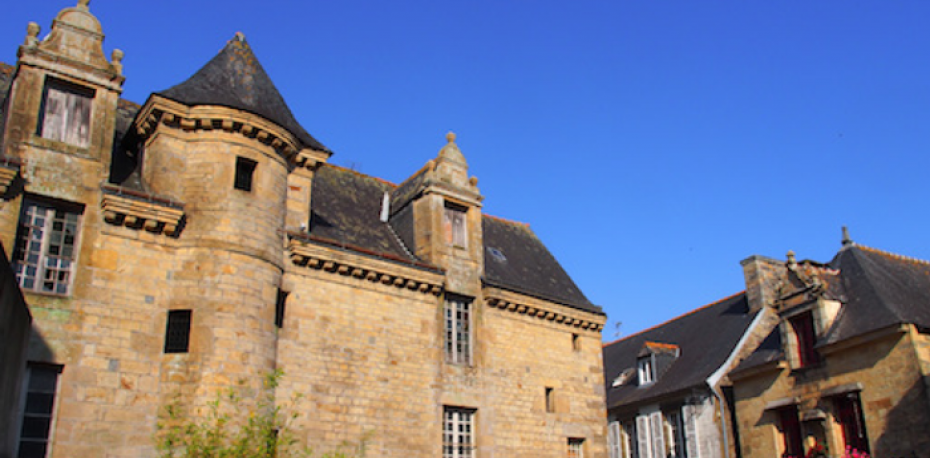 3 RUE DU COMMERCE