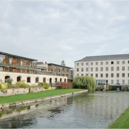 LOCHES